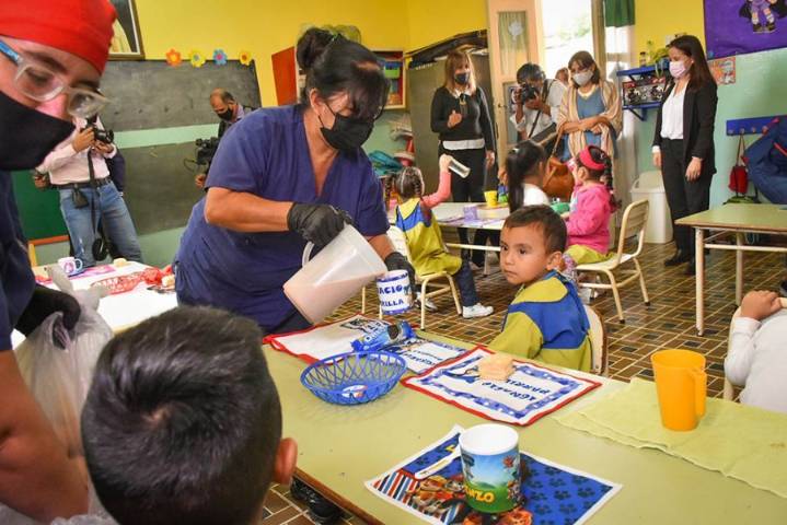 La Copa de Leche asistió a 117 escuelas y 23 instituciones de capital