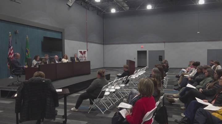 Mead School District issues teacher expression policy to focus on student achievement, implementation details unclear