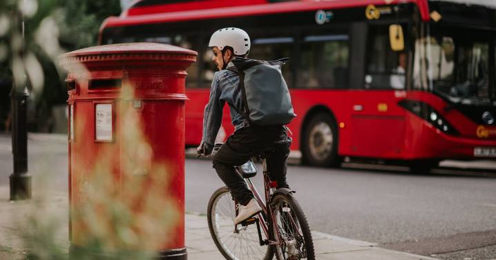 'I'm an American in England and know one thing about postboxes you don't'