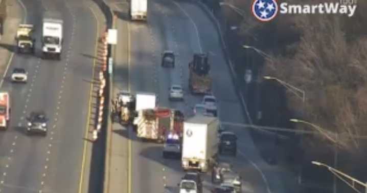 Crash on I-24 in Chattanooga shuts down 2 lanes