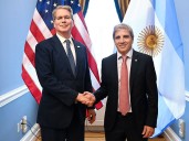 Bessent no viene, se enfría la relación con EEUU y el mercado se preocupa por el pago de la deuda