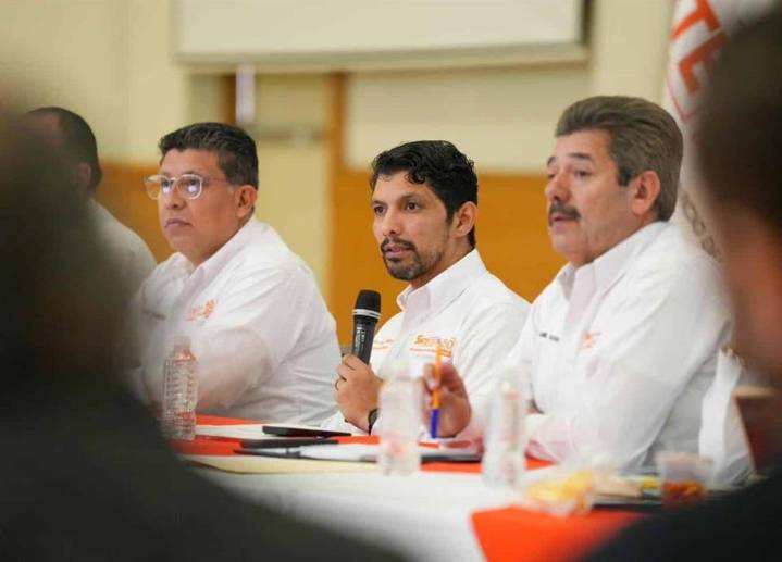 Celebra Escuela Normal Miguel F. Martínez su 155 aniversario