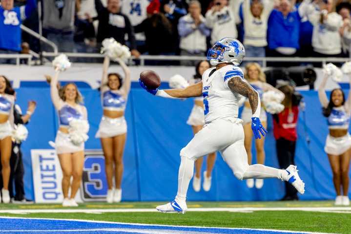 Detroit Lions outscore Cowboys in primetime to preserve playoff hopes