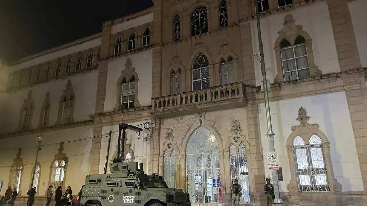 Bajo fuerte resguardo por parte de Sedena, permanece hospitalizado “El 04”