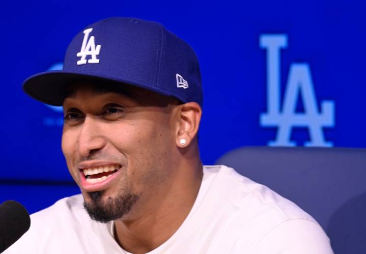 Dodgers officially add elite closer Edwin Diaz