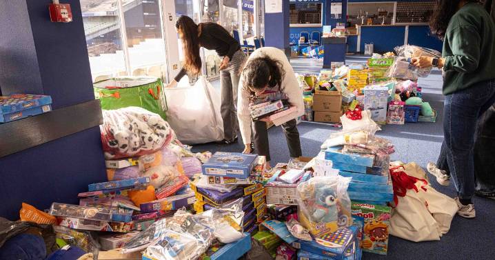 Inside Brumwish - generous Brummies help hard-up parents can pick a Christmas gift