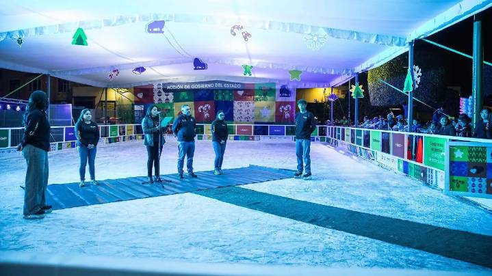 Inauguran la pista de hielo en San Juan del Río