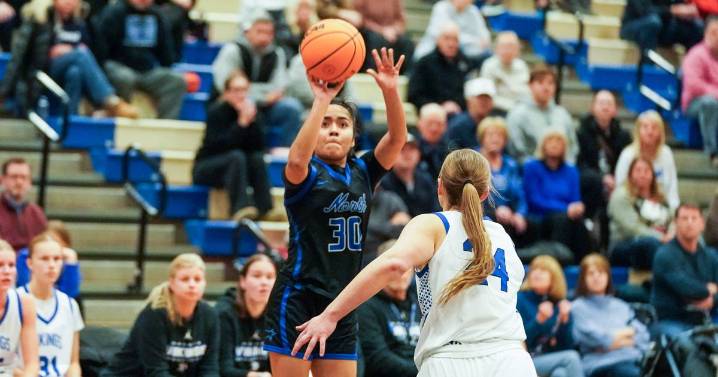 Lelanie Posada’s early buzzer beaters set tone for St. Charles North in win over Geneva