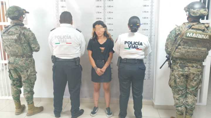 Aseguran a Mujer por Presunta Detentación de una Camioneta con Reporte de Robo en Puebla