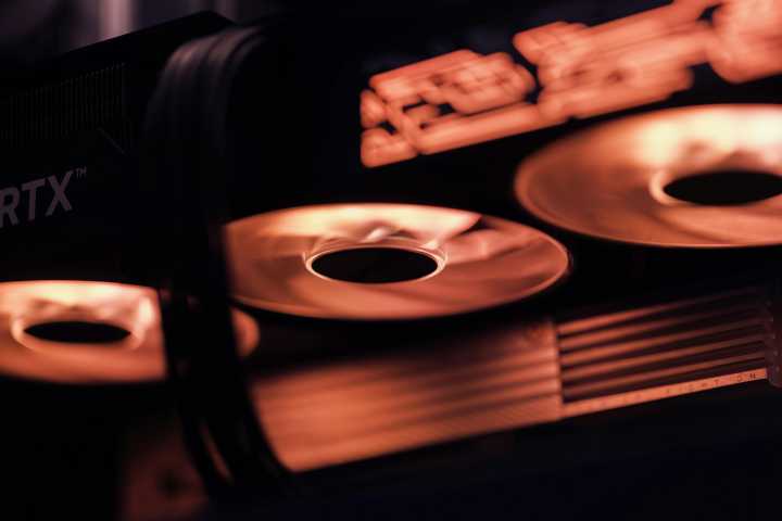 Bitcoin's Dark Energy: Malaysia Cracks Down, Seizing 14,000 Rigs Over $1B Power Theft