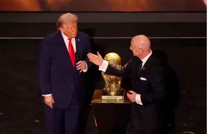 La FIFA entrega a Donald Trump su recién creado Premio de la Paz