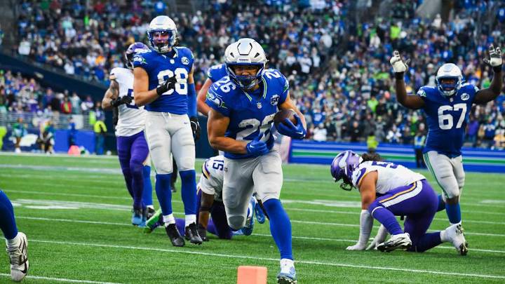 Seattle's Offense Has Tough Outing, But Finishes Strong In 26