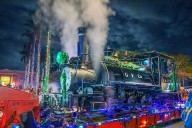 Lights on Rice Parade welcomes the season