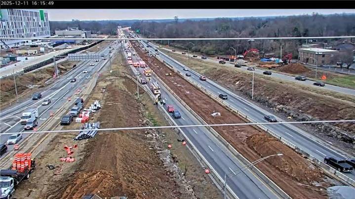 Three-vehicle crash blocks lanes on I