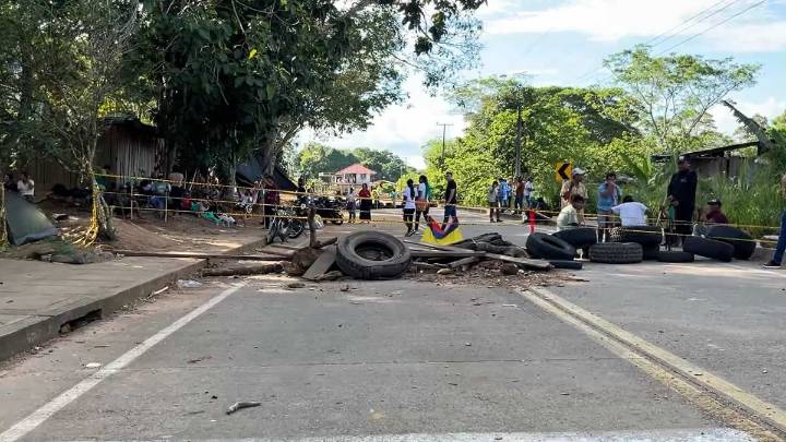 Grupos armados estarían detrás del bloqueo en Guaviare para forzar el retiro de una base militar