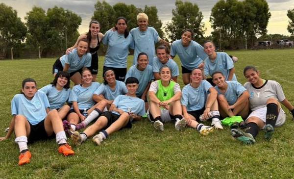 La Selección femenina de la Liga del Sur goleó a Olavarría y avanzó de fase dos fechas antes