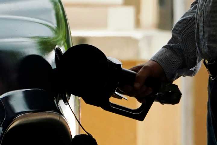 R.I., Mass. gas prices dip on lower oil costs