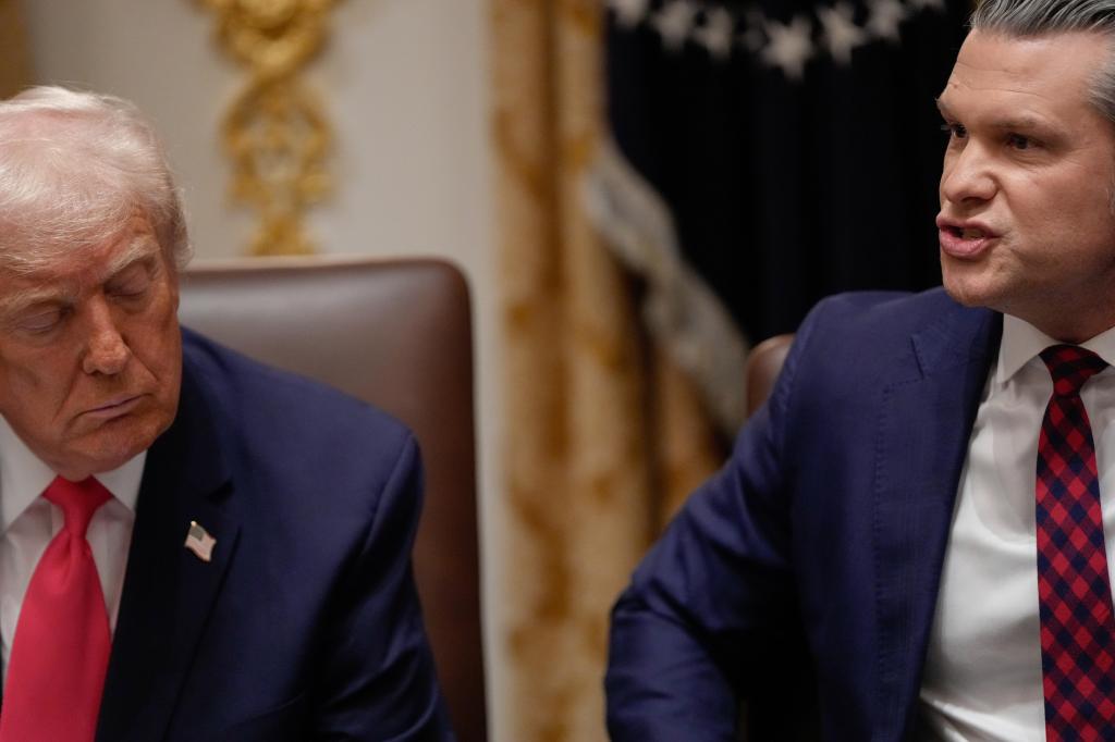 Trump dice que no quiere somalíes en EEUU; les dice que regresen a Somalia