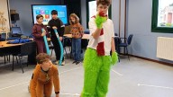 El "Grinch" toma el colegio de La Fresneda: así es la representación (en inglés) que preparan los niños de sexto de Primaria