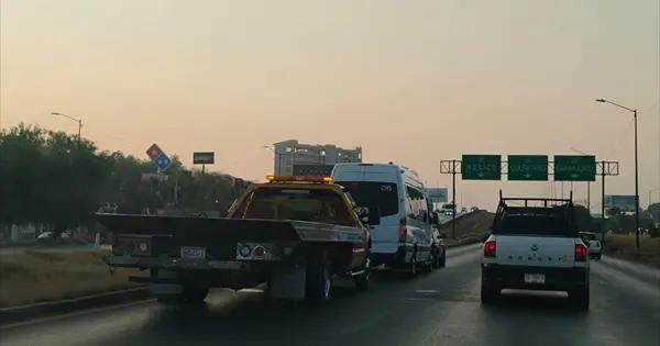 Choque por alcance provoca caos vial en la 57 rumbo a La Pila