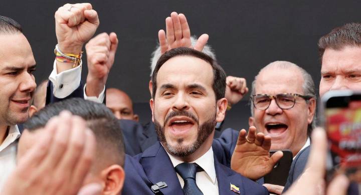 ‘Salvamos a Colombia’: Abelardo de la Espriella celebró el hundimiento de la reforma tributaria