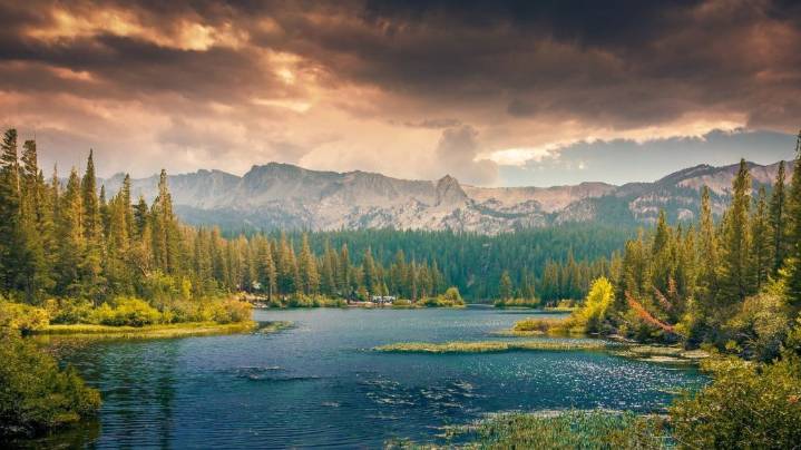 101 Reasons for Americans to Hate Canada