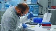 Un tratamiento innovador logra revertir la leucemia en pacientes con cáncer agresivo