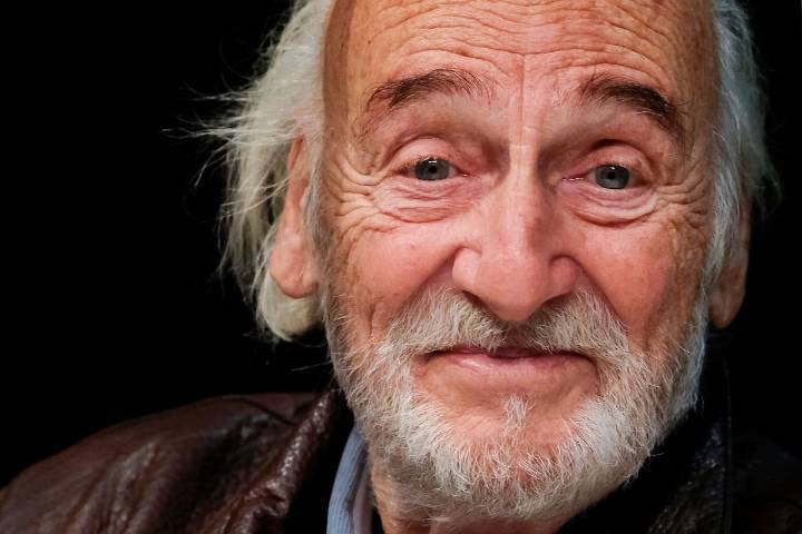 El teatro, el fútbol, el exilio, la poesía y el amor por sus hijos; "es muy conmovedor"