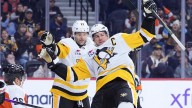 Crosby scores 58th, 59th career goals against Flyers in Penguins' dominant 5