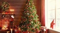 El truco infalible para limpiar tu árbol de Navidad sin dañarlo antes de armarlo en casa