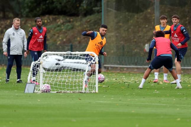 ‘Proper player’ – Alex Oxlade-Chamberlain blown away by Arsenal star in training