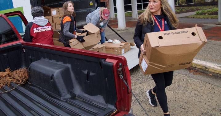 Hospital's food distribution sees surge in customers after shutdown, uncertainty with SNAP