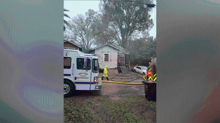 Baton Rouge house fire under control, one firefighter hurt