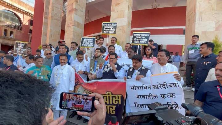 Opposition stages protest at Vidhan Bhavan over farmers’ issues