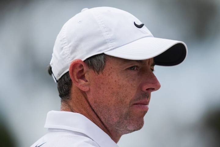 Rory McIlroy’s late birdie burst means he’ll be playing on the weekend at the Australian Open