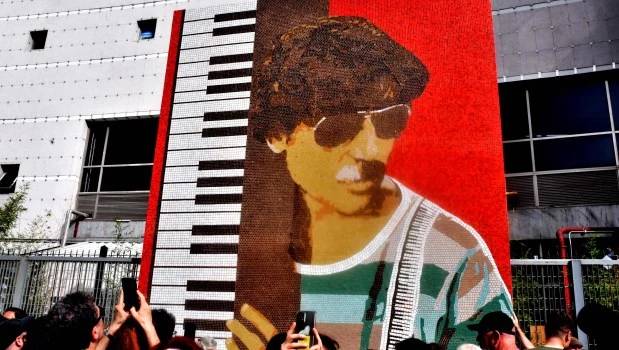 Merecido homenaje a Charly García