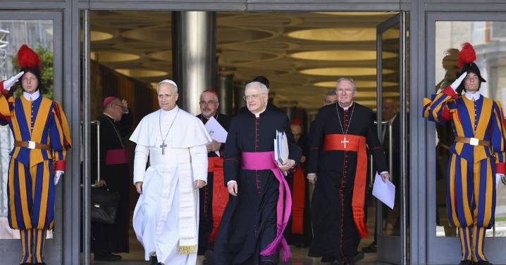 Pope in Lebanon asks for 'divine gift of peace' alongside country's Christian and Muslim leaders