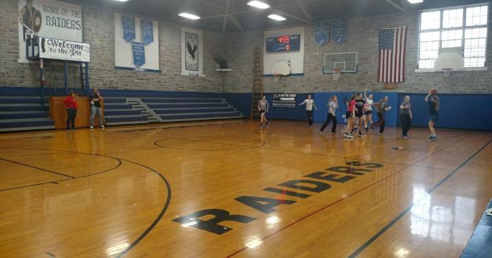 Chicago photojournalist set for Brussels visit to promote high school basketball gyms book