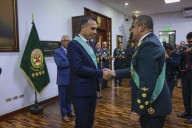 Presidente Jerí recibe Orden del Mérito PNP y distinción Mariano Santos Mateo