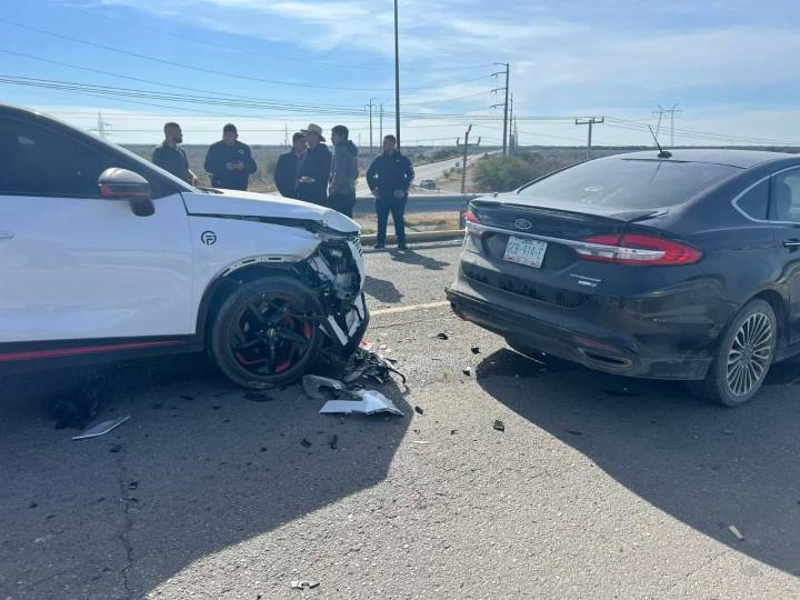 Choque por alcance en puente Nava–Morelos moviliza a cuerpos de auxilio