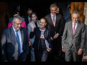 Sheinbaum mantiene una alta aprobación, pero resiente la erosión del Gobierno