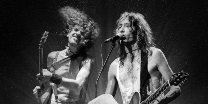 Adiós a Robe Iniesta, un hombre “libre y sin cadenas” que se convirtió en leyenda del rock español