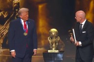 Gianni Infantino le entrega a Donald Trump el Premio FIFA de la Paz
