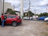 Tren impacta a una camioneta en la Av. Principal