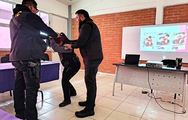 Capacita CJEM a personal para atender a las mujeres