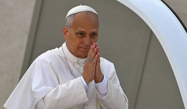 El papa León XIV insta a los diplomáticos a fortalecer el diálogo como camino hacia la paz