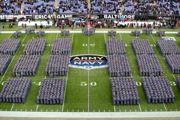 Deadspin | Blake Horvath takes over as Navy sneaks by Army