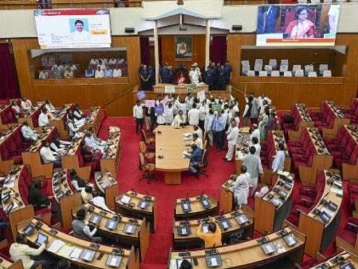 Women can now work during night shifts in Odisha shops:Written consent will be required; maximum work hours at commercial hubs increased 10 hours a day