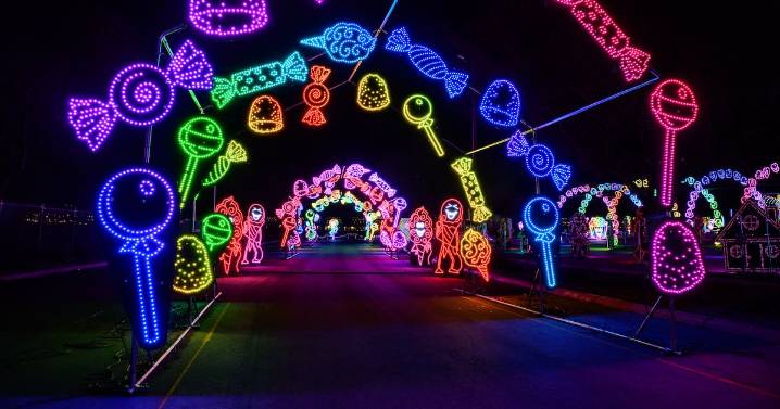 7 drive-through light shows that pledge to holly jolly your holiday spirits