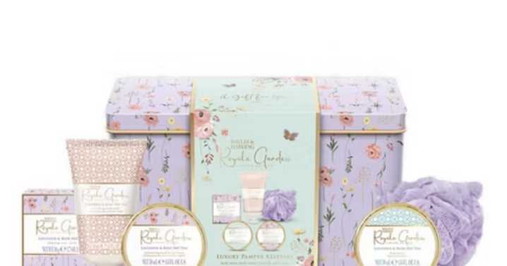 Boots 'luxury' gift set only £8 - just in time for secret Santa